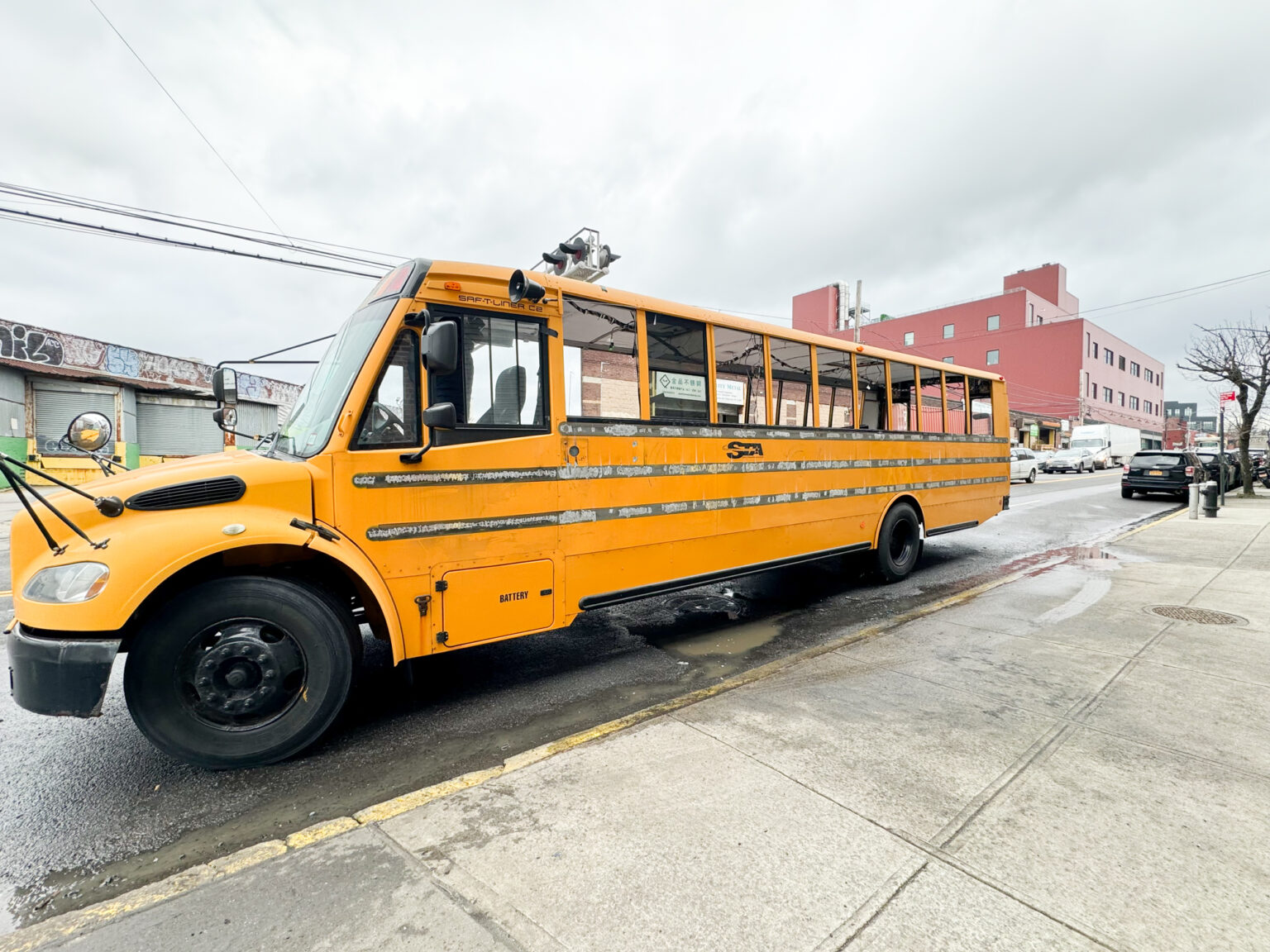 Mobile Fabrication Prgoramming Unit Vehicle Custom School Bus Bookmobile vehicle fabrication custom mobile programming unit museum on wheels bookmobile