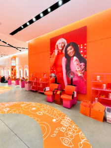 amika-pop-up-retail-fabrication-3 Retail pop-up graphics, visuals, event graphics, pop-up fabrication