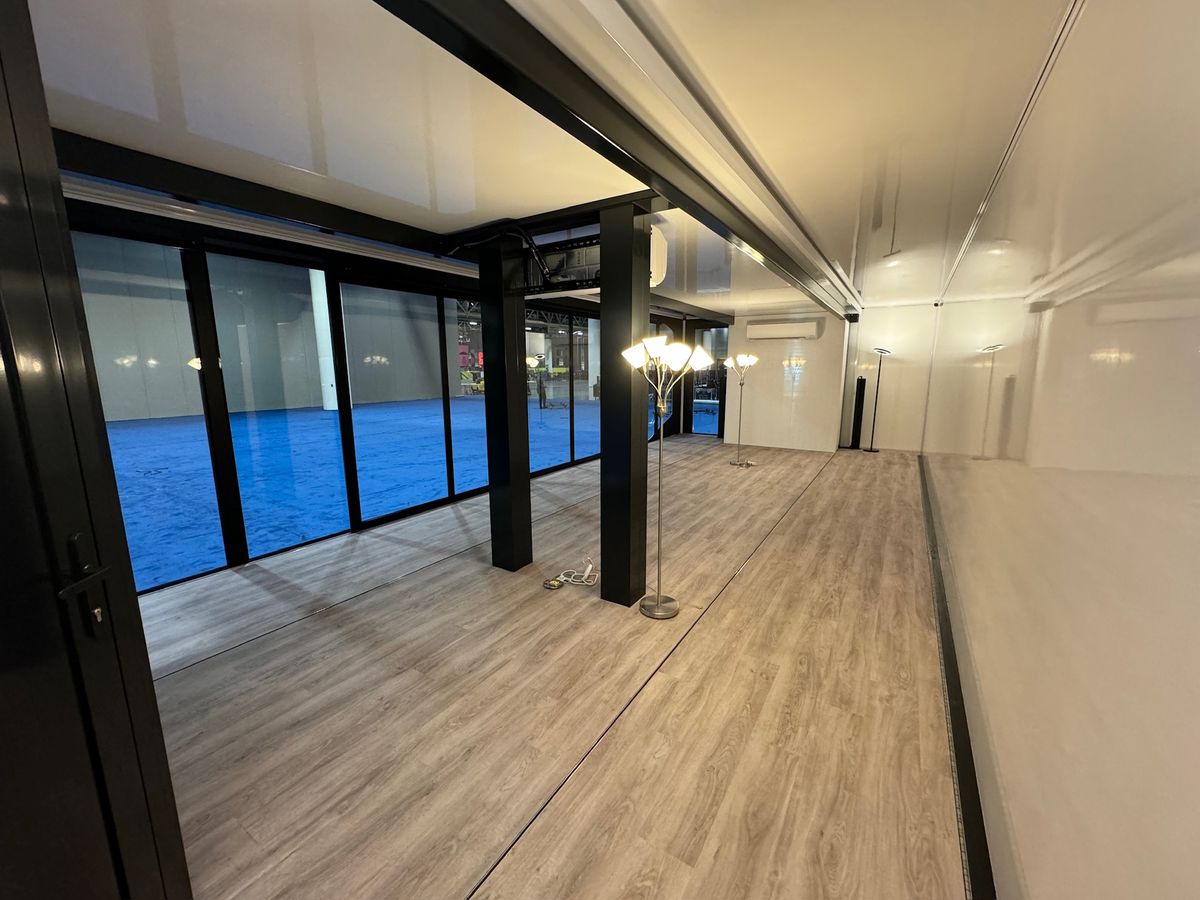 Expandable Trailer Unbranded Interior Expandable Trailer Unbranded Interior