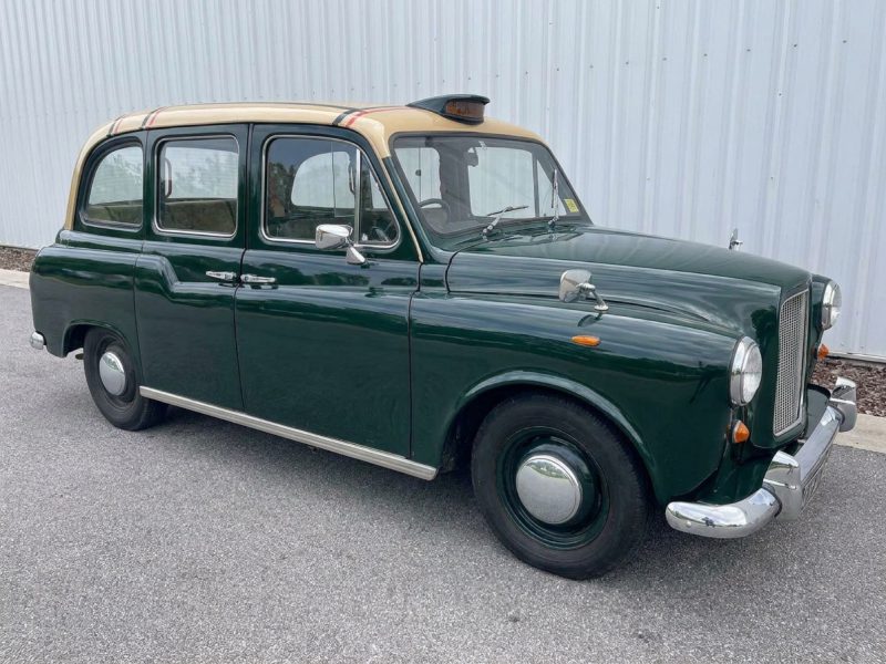 London Cab Reference Right Classic London cab, right-side profile reference shot before branding