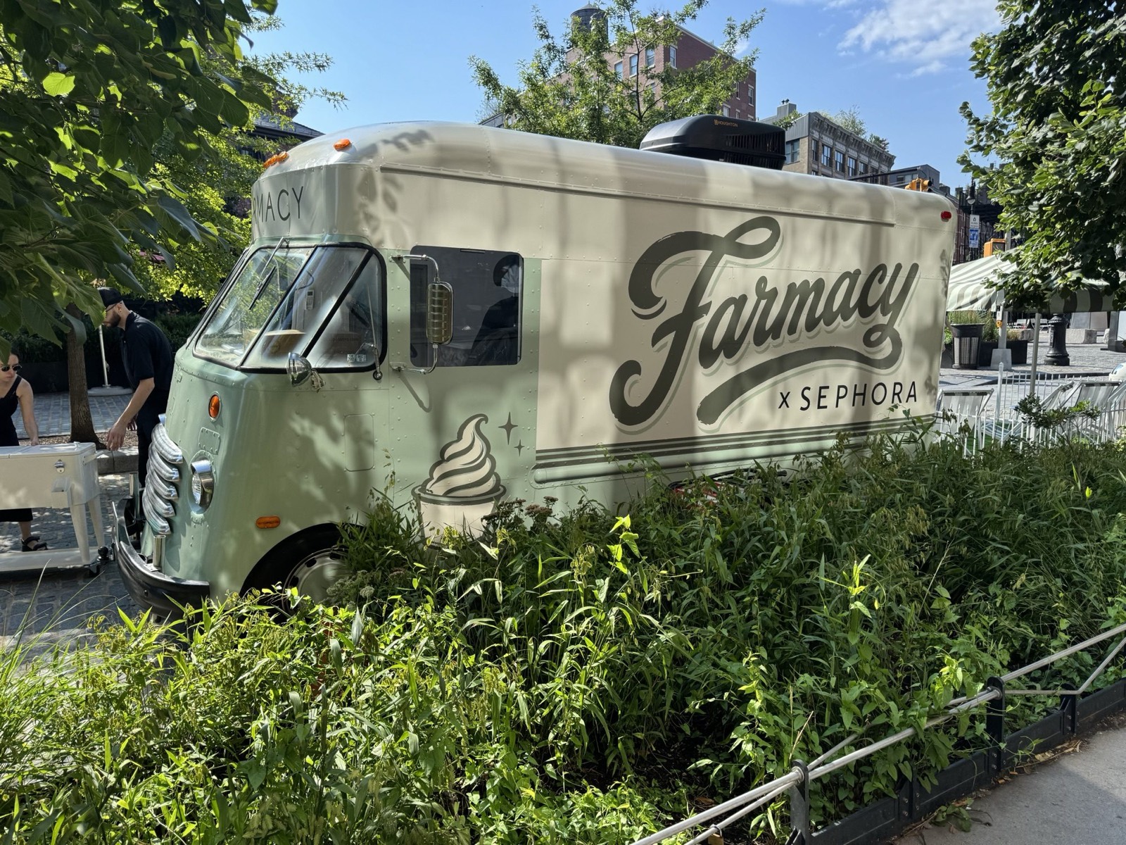 1949 Kurbmaster — Farmacy x Sephora activation NVS 1949 Kurbmaster branded for the Farmacy x Sephora skincare activation in New York
